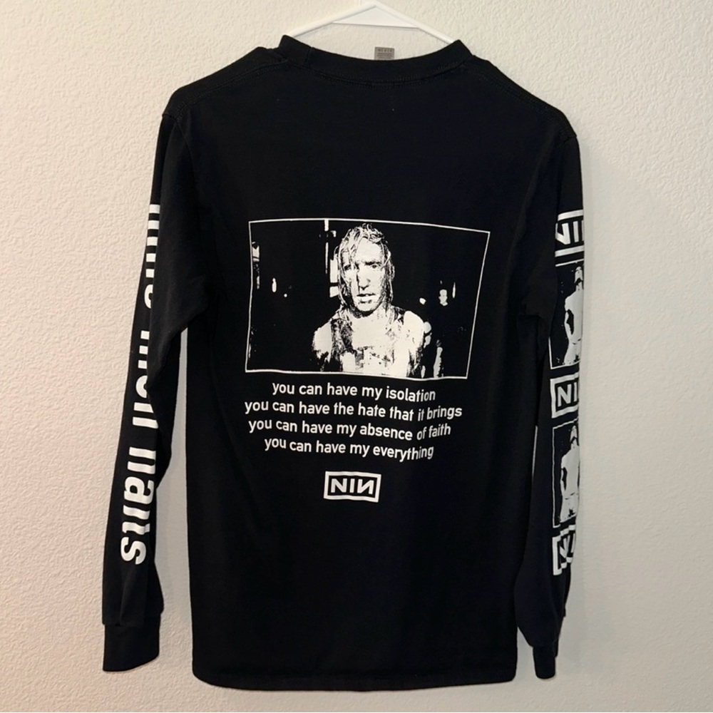 💕 Moving Sale! 💕 
Gildan Black Long Sleeve Nine Inch Nails Tee - Picture 3 of 4